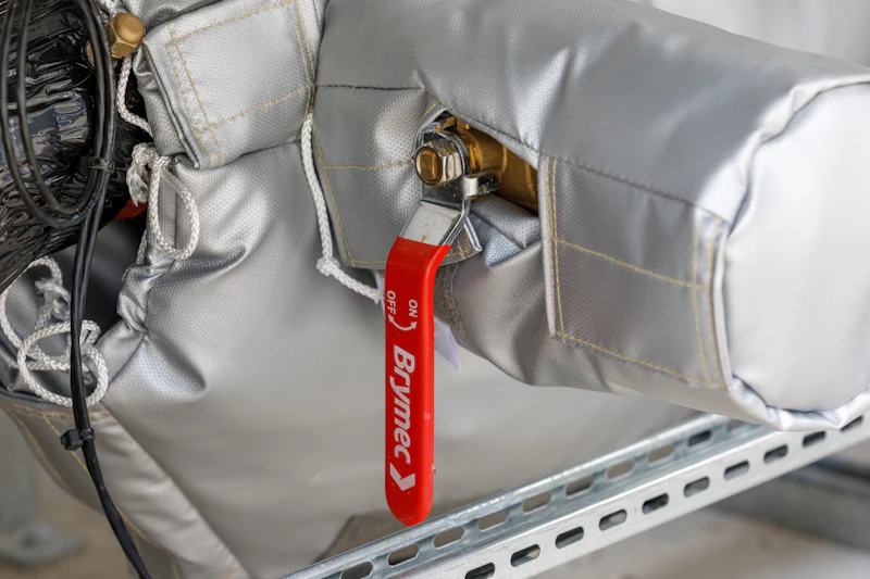 brymec valve insulation jacket around brymec lever ball valve